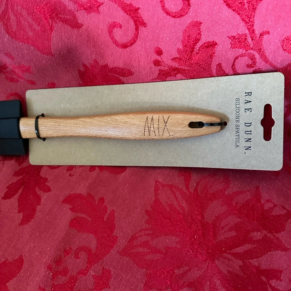🌵 3/$15 Rae Dunn Black Silicone Spatula with natural wood handle